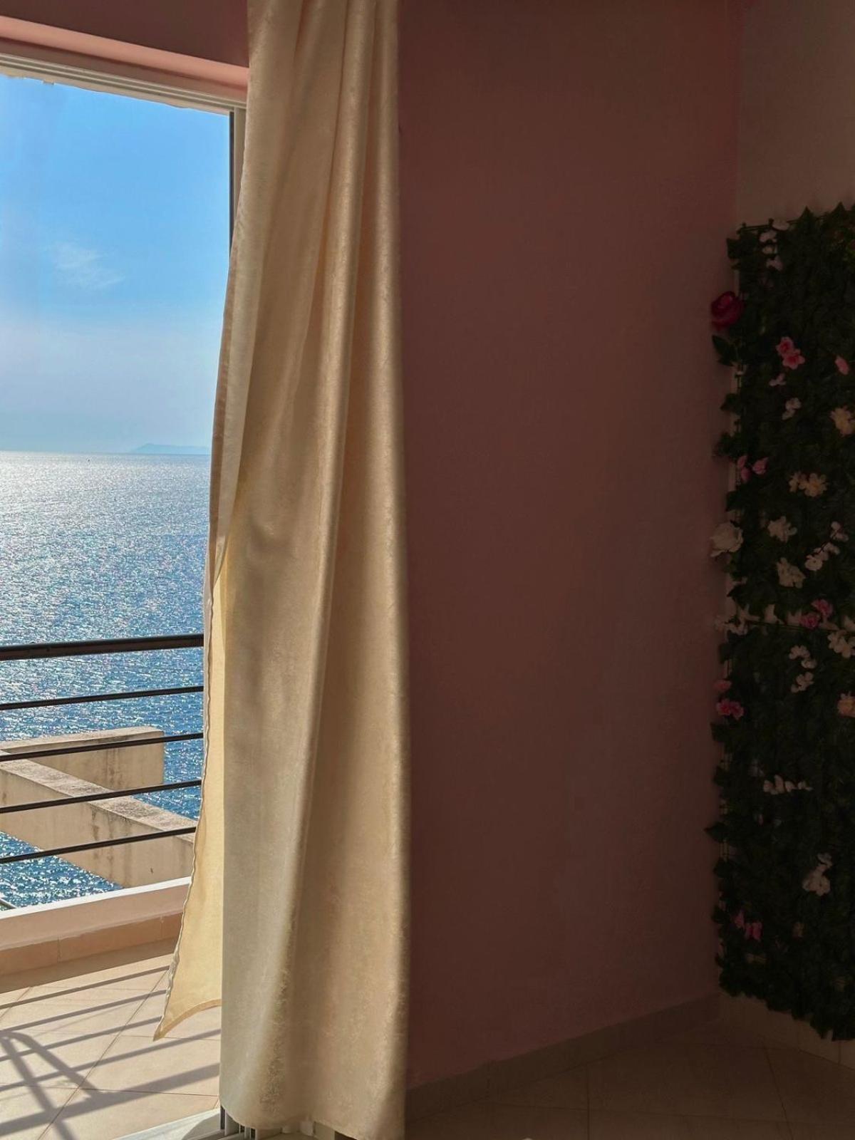Esmeralda Apartaments Sarandë エクステリア 写真