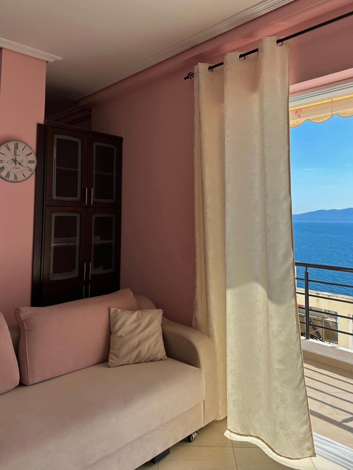 Esmeralda Apartaments Sarandë エクステリア 写真