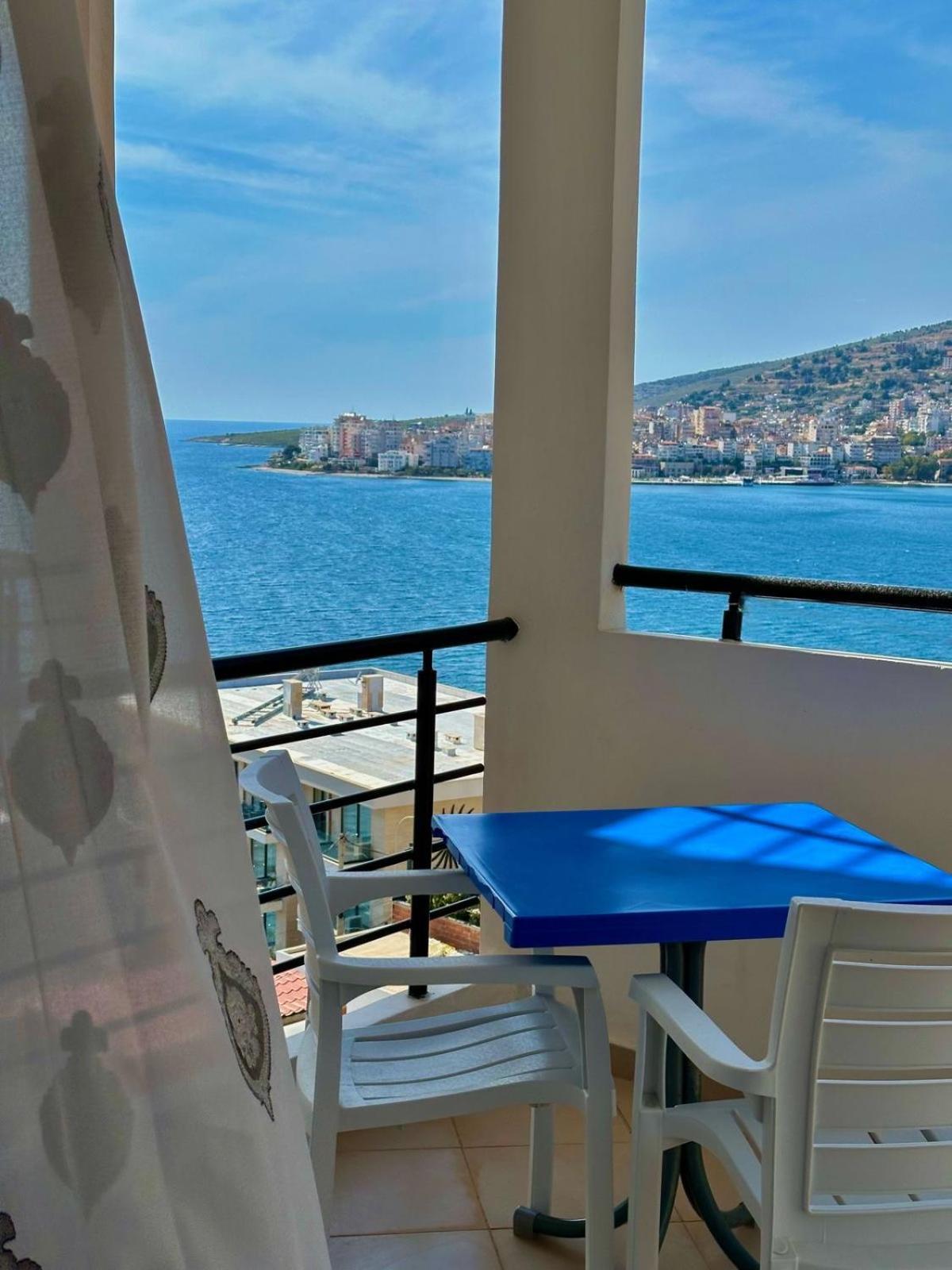 Esmeralda Apartaments Sarandë エクステリア 写真