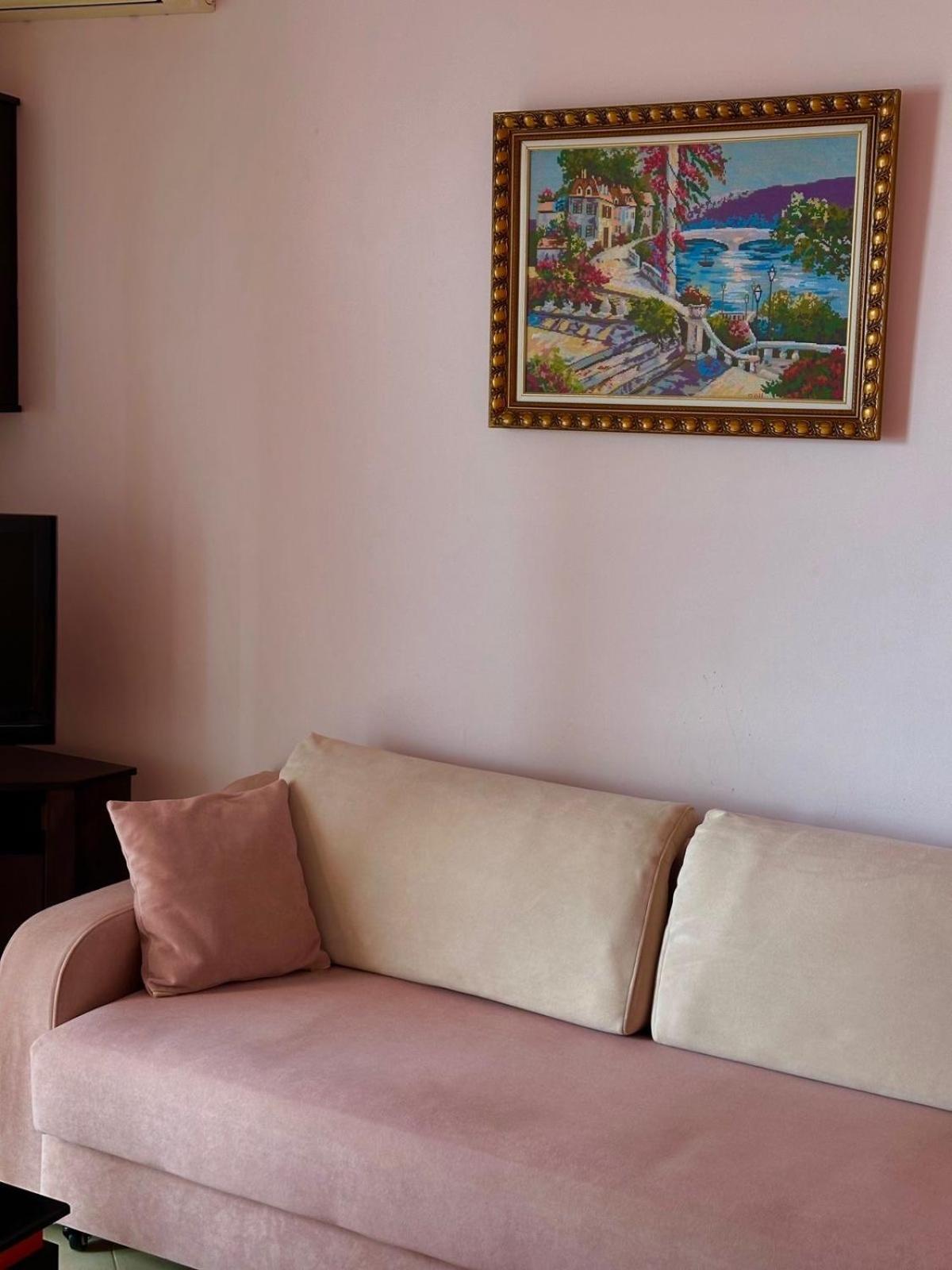 Esmeralda Apartaments Sarandë エクステリア 写真