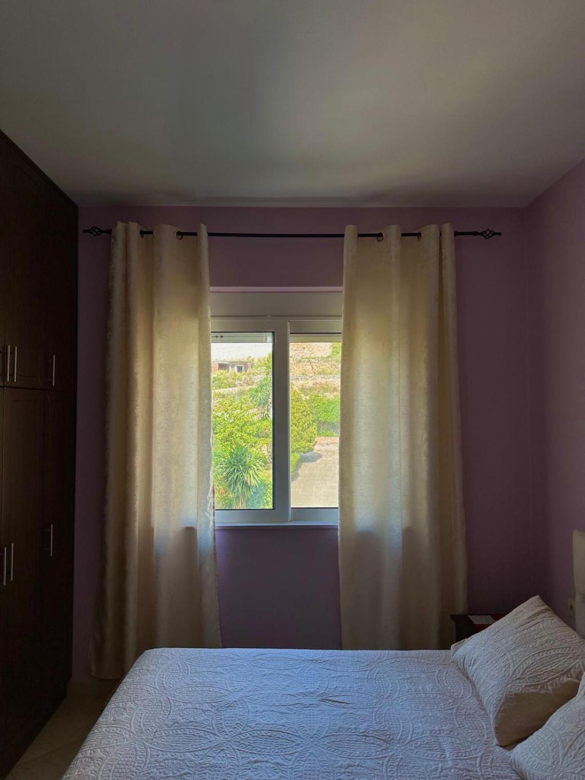 Esmeralda Apartaments Sarandë エクステリア 写真