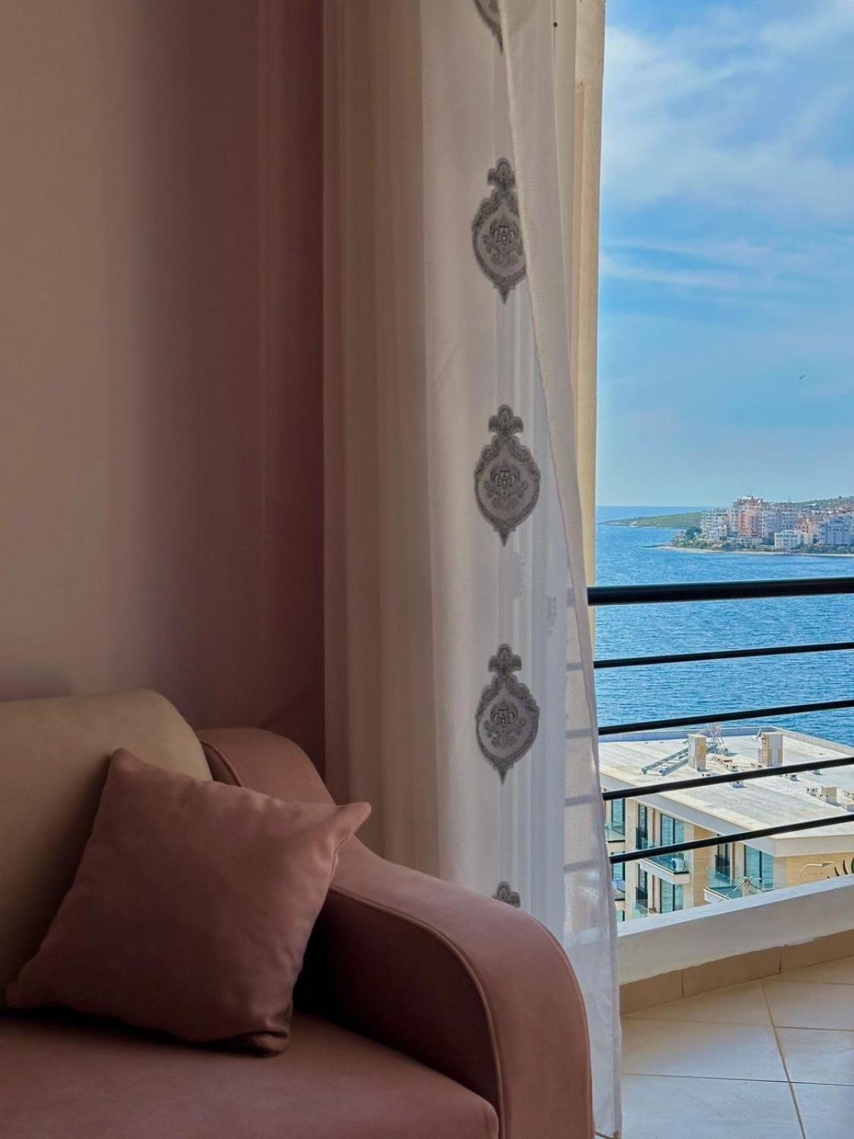 Esmeralda Apartaments Sarandë エクステリア 写真