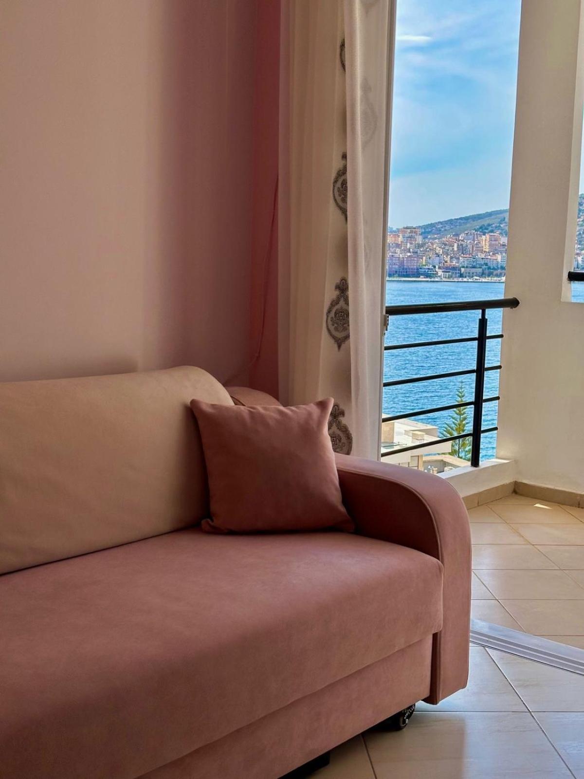 Esmeralda Apartaments Sarandë エクステリア 写真