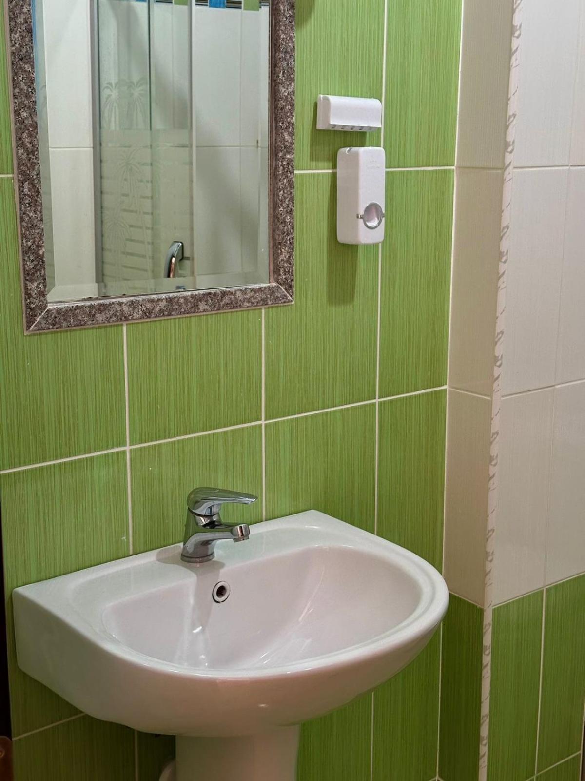 Esmeralda Apartaments Sarandë エクステリア 写真