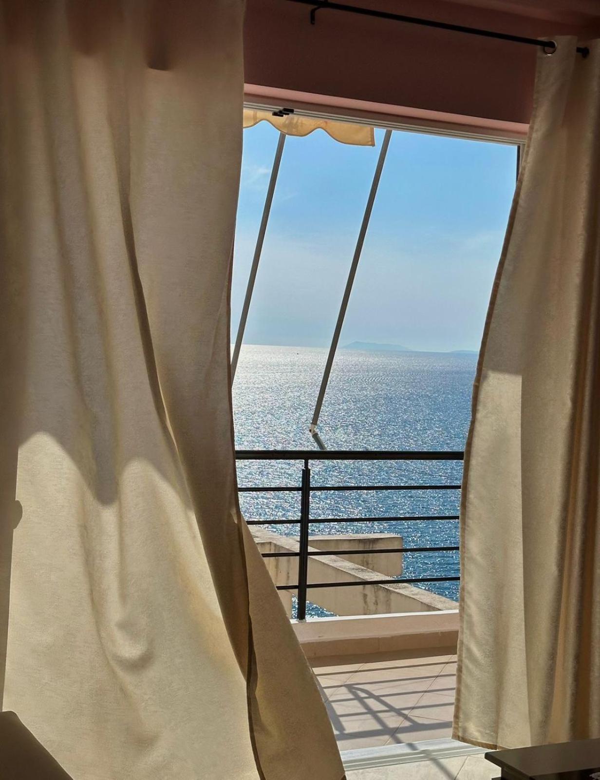 Esmeralda Apartaments Sarandë エクステリア 写真